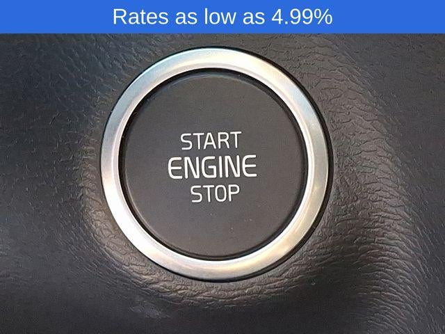 2023 Volvo XC40 B5 AWD Plus Dark Theme