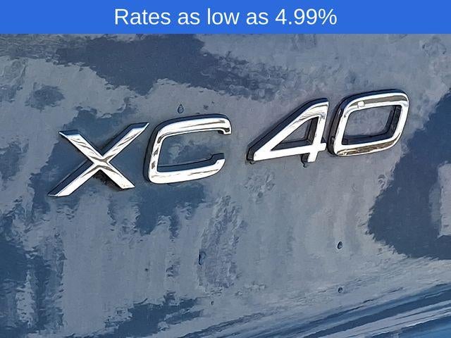 2023 Volvo XC40 B5 AWD Plus Dark Theme