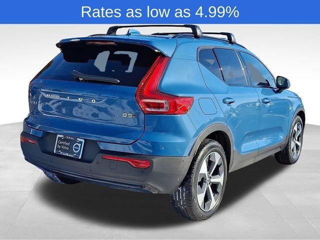 2023 Volvo XC40 B5 AWD Plus Dark Theme