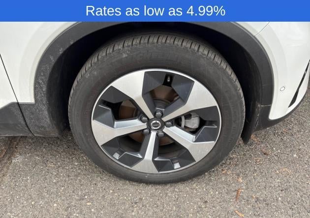 2023 Volvo XC40 B5 AWD Plus Dark Theme