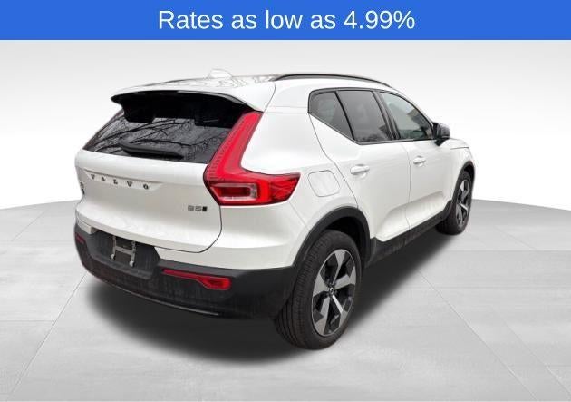 2023 Volvo XC40 B5 AWD Plus Dark Theme