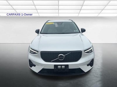 2023 Volvo XC40 B5 AWD Plus Dark Theme