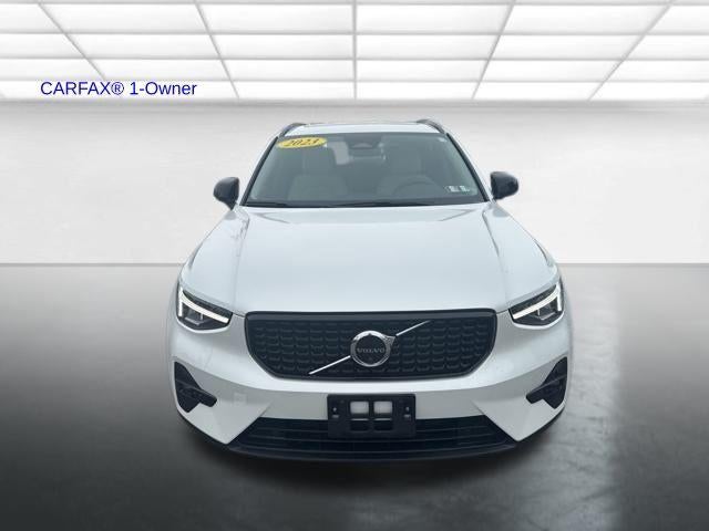 2023 Volvo XC40 B5 AWD Plus Dark Theme