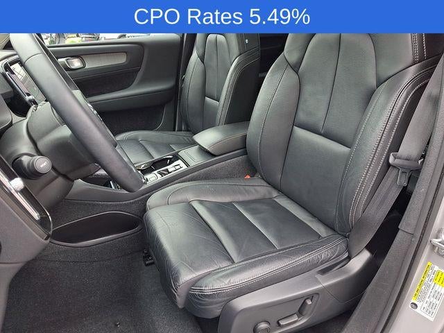 2023 Volvo XC40 B5 AWD Plus Dark Theme