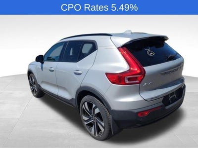 2023 Volvo XC40 B5 AWD Plus Dark Theme