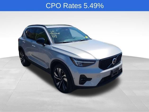 2023 Volvo XC40 B5 AWD Plus Dark Theme