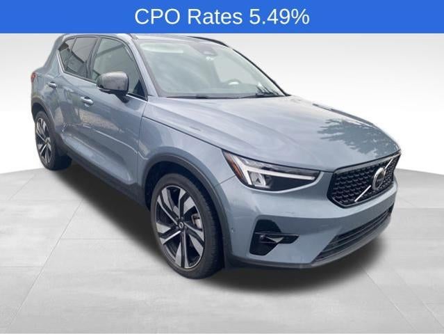 2023 Volvo XC40 B5 AWD Ultimate Dark Theme
