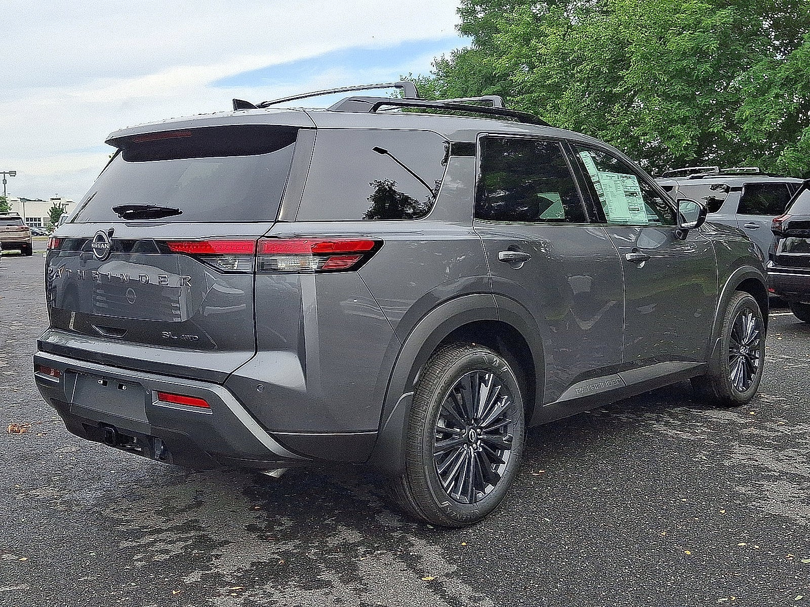 2026 Nissan Pathfinder SL