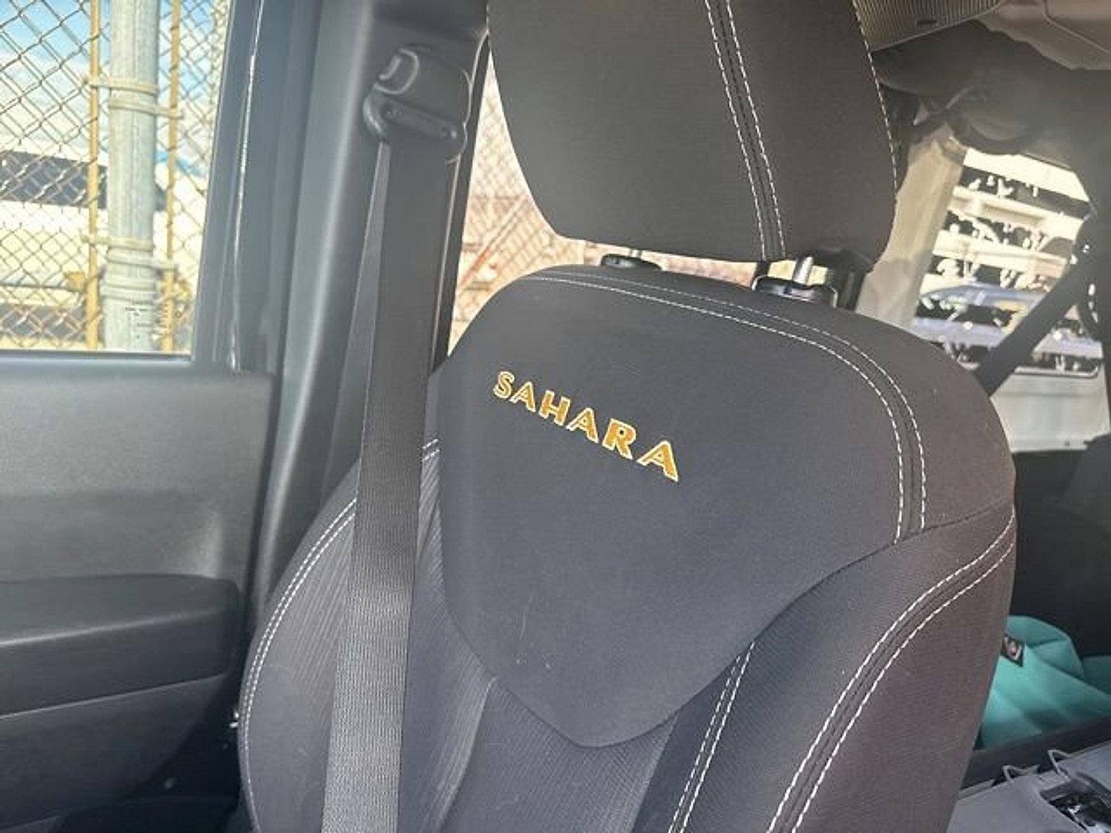 2015 Jeep Wrangler Unlimited 4WD 4dr Sahara