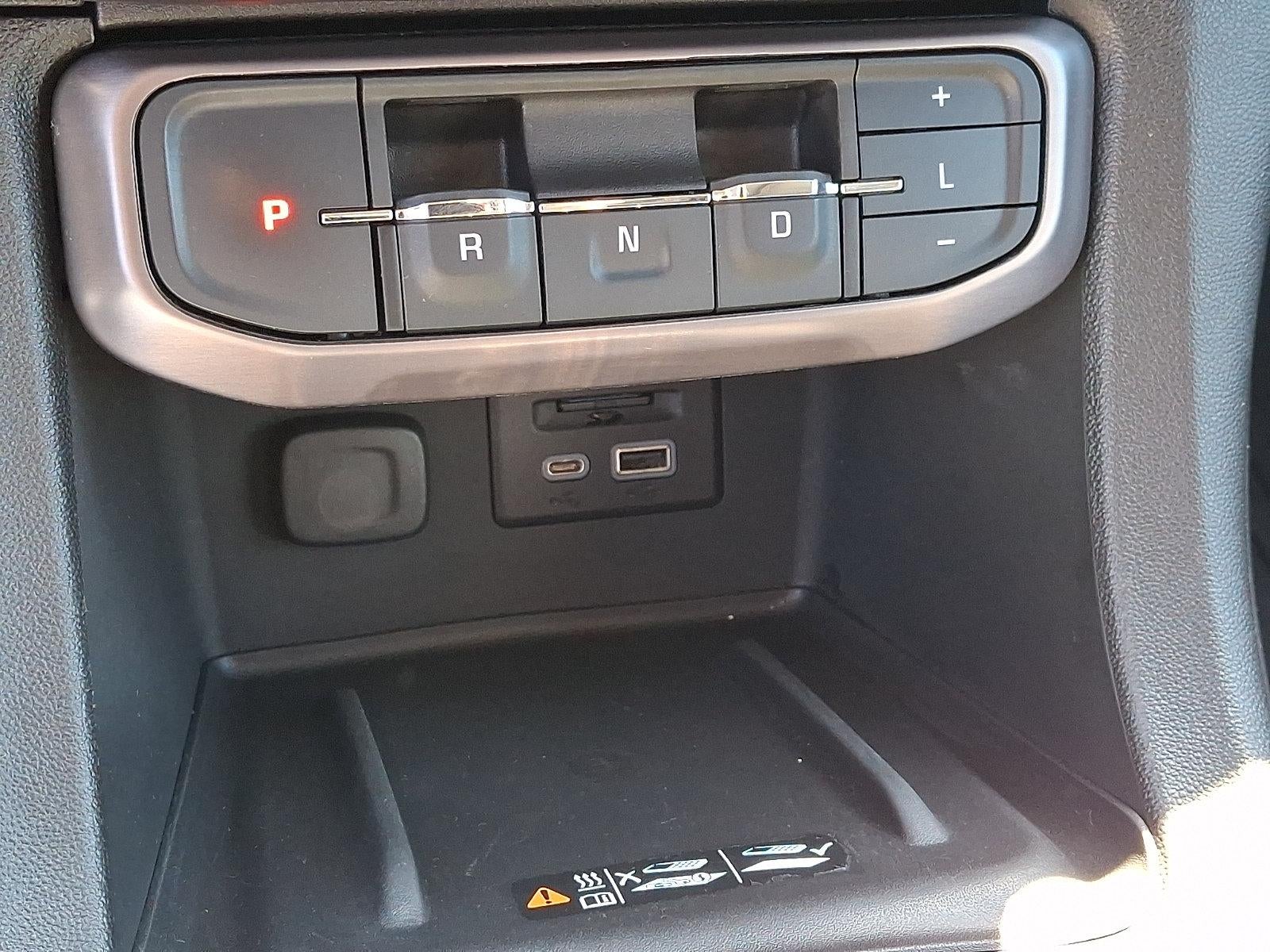 2022 GMC Acadia AWD AT4