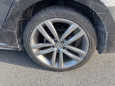 2017 Volkswagen Passat R-Line w/Comfort Pkg Auto