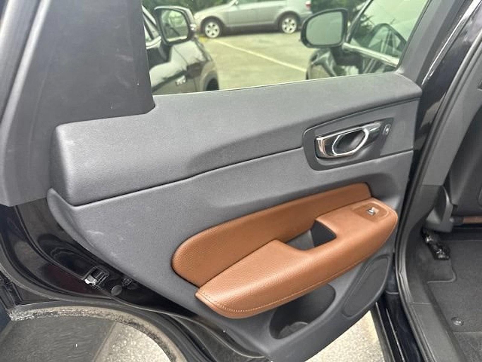 2019 Volvo XC60 T6 AWD Momentum