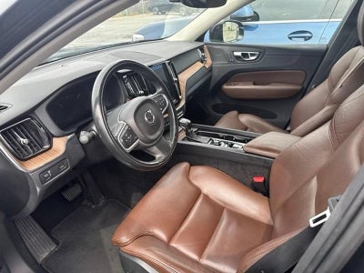 2019 Volvo XC60 T6 AWD Momentum
