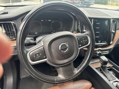 2019 Volvo XC60 T6 AWD Momentum