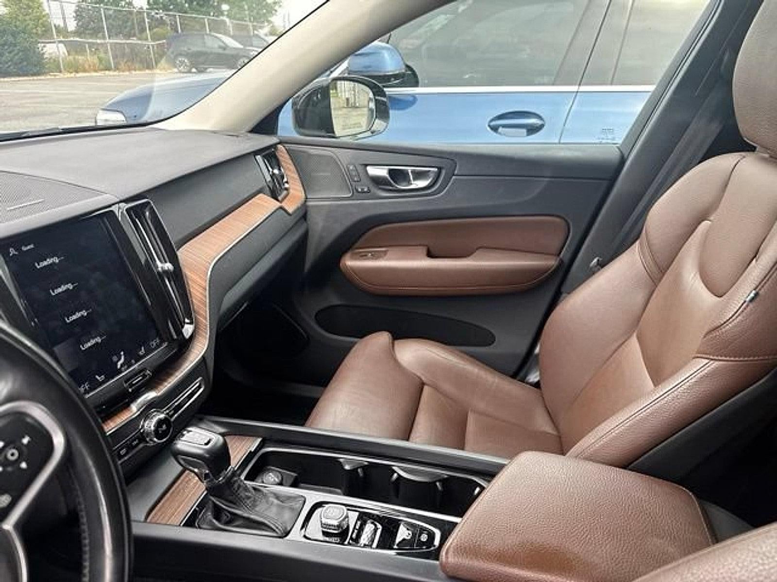 2019 Volvo XC60 T6 AWD Momentum