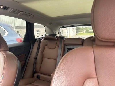2019 Volvo XC60 T6 AWD Momentum