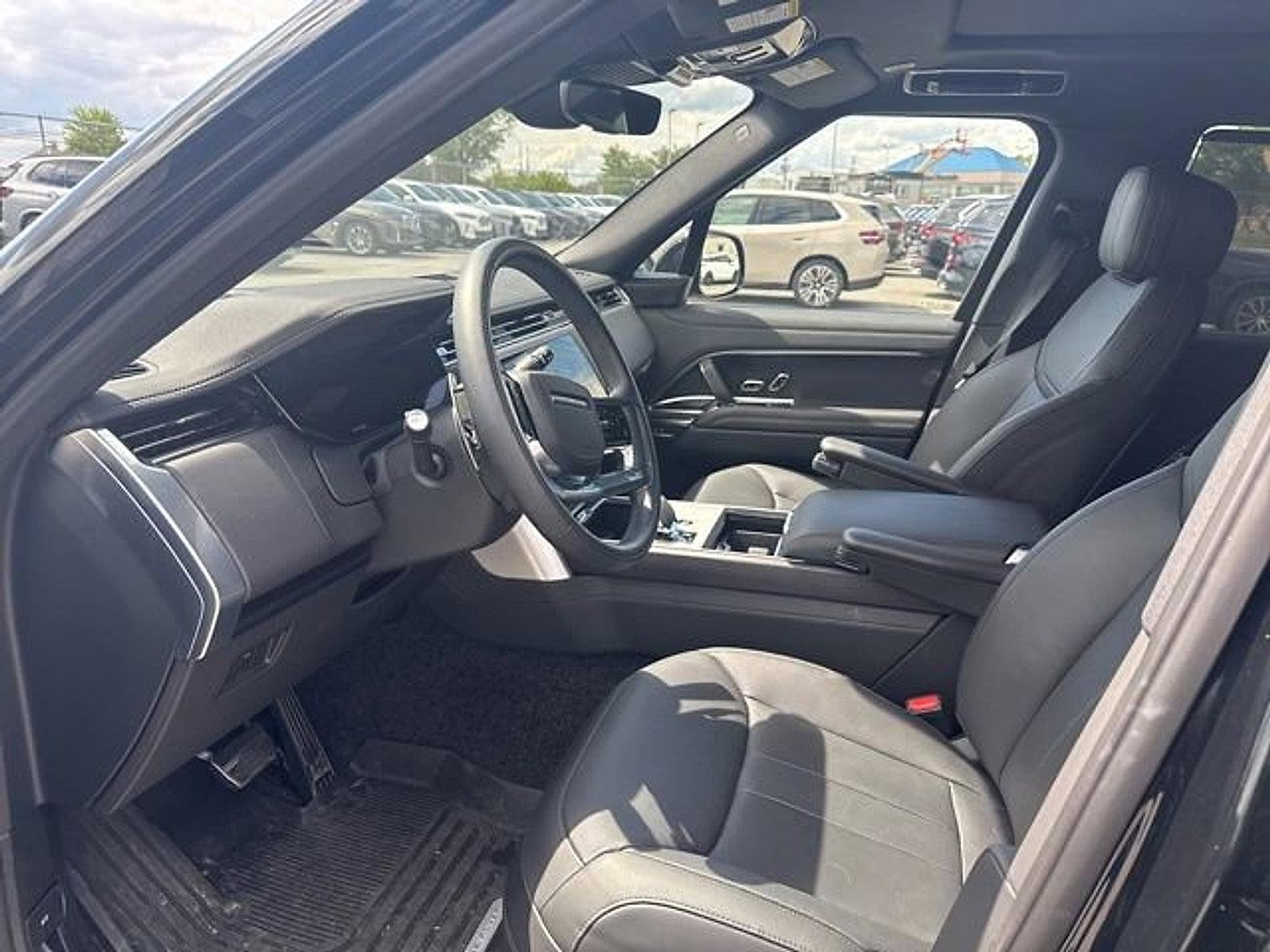 2025 Land Rover Range Rover P400 SE LWB 7 Seat