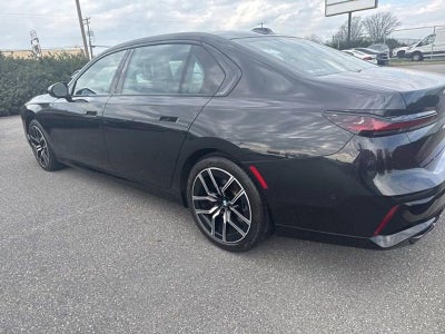 2023 BMW 760i xDrive Sedan