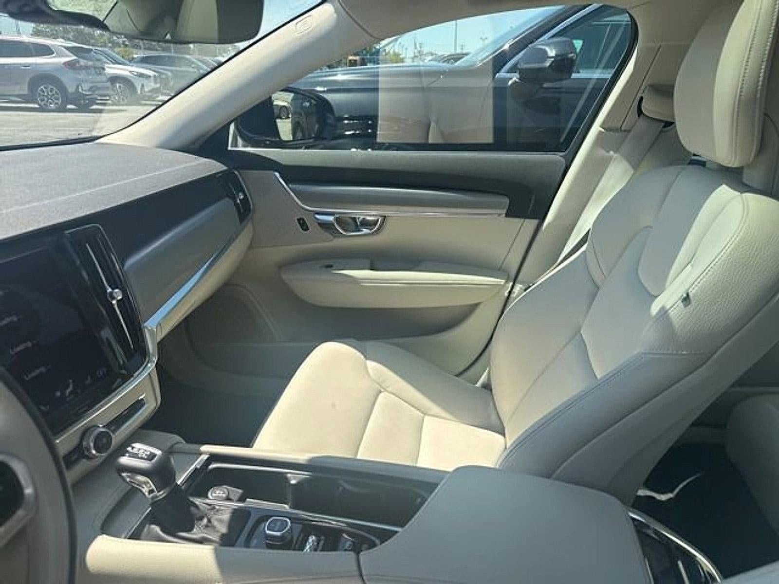 2017 Volvo S90 T6 AWD Momentum