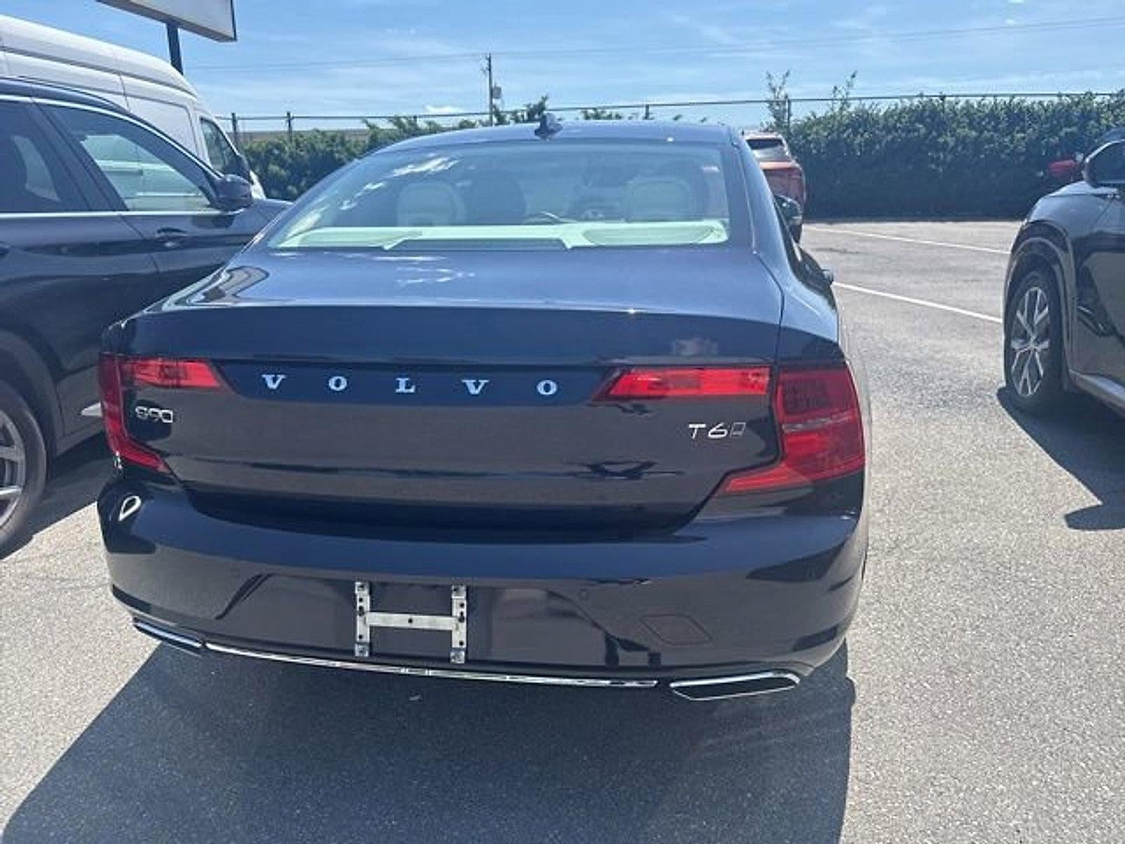 2017 Volvo S90 T6 AWD Momentum