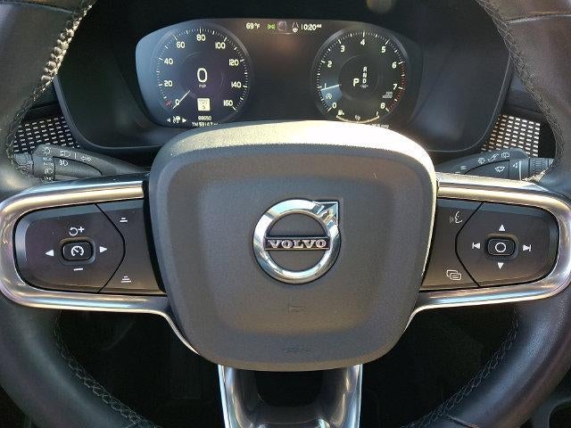 2022 Volvo XC40 T5 AWD R-Design