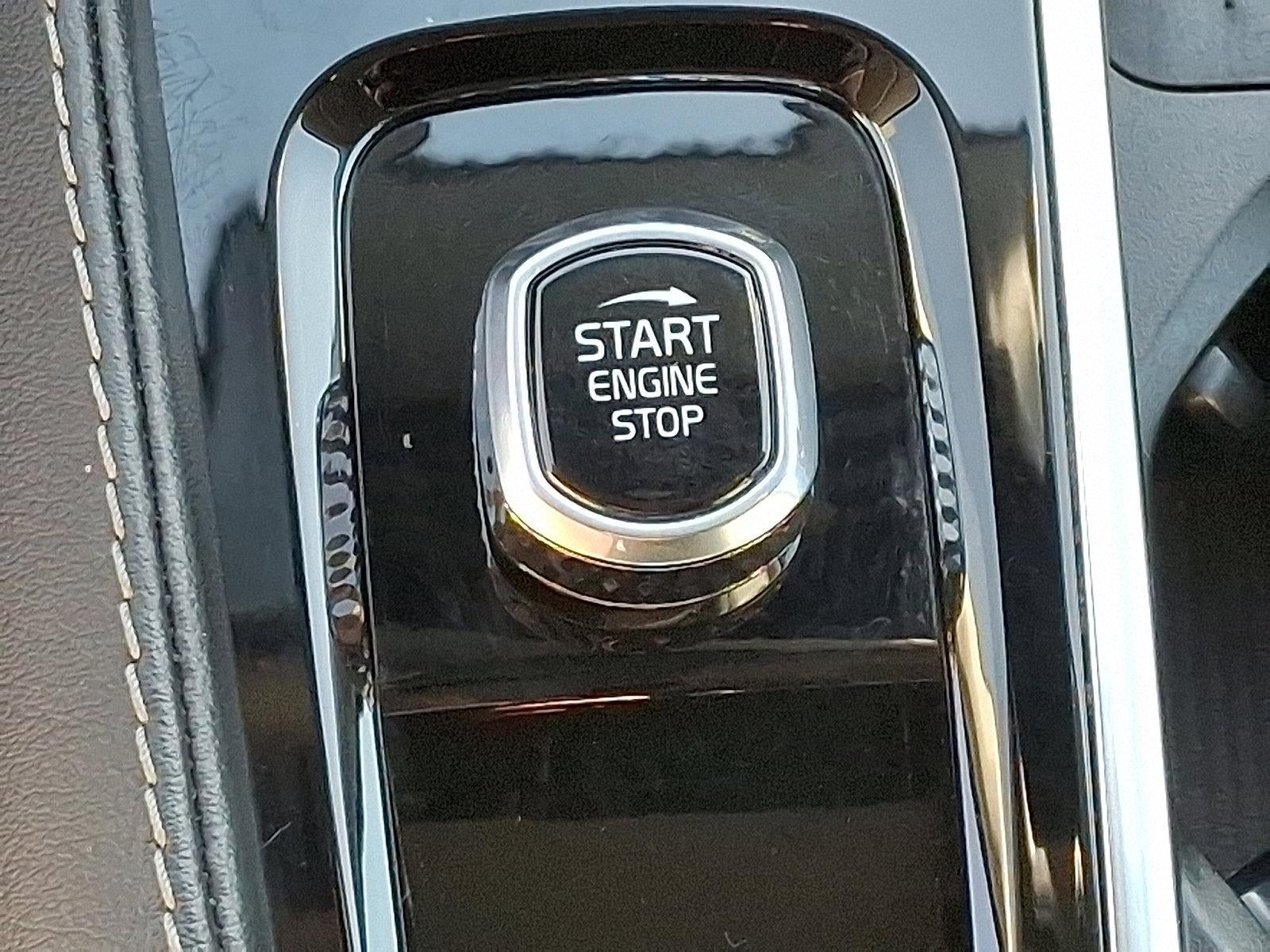 2022 Volvo XC90 T6 AWD Inscription 6P