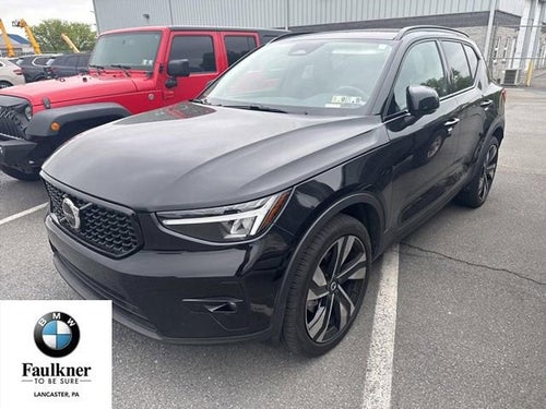 2024 Volvo XC40 B5 AWD Plus Dark Theme