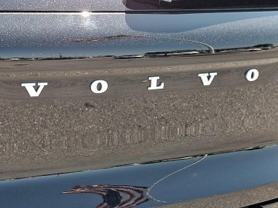 2024 Volvo XC40 B5 AWD Plus Dark Theme