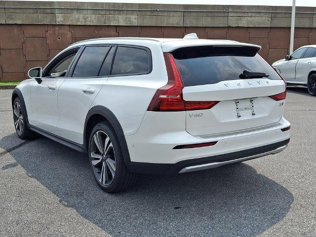 2024 Volvo V60 Cross Country B5 AWD Plus