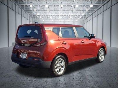 2022 Kia Soul LX IVT