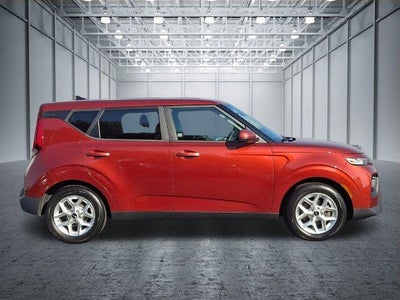 2022 Kia Soul LX IVT