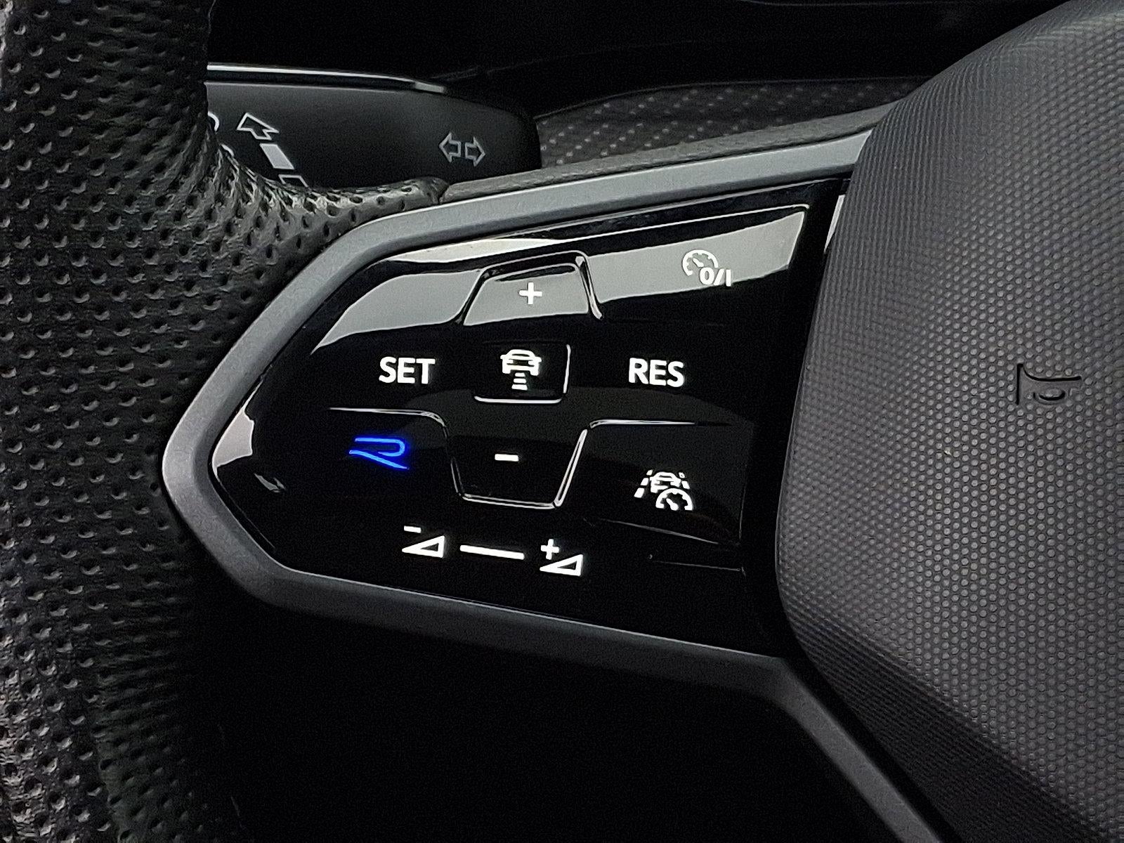 2024 Volkswagen Golf R 2.0T Manual