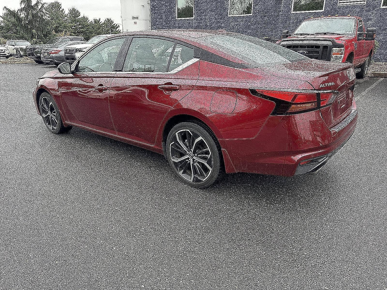 2023 Nissan Altima SR