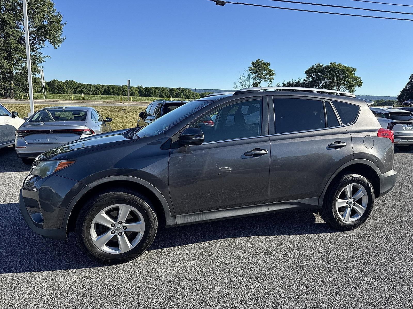 2014 Toyota RAV4 AWD 4dr XLE (Natl)
