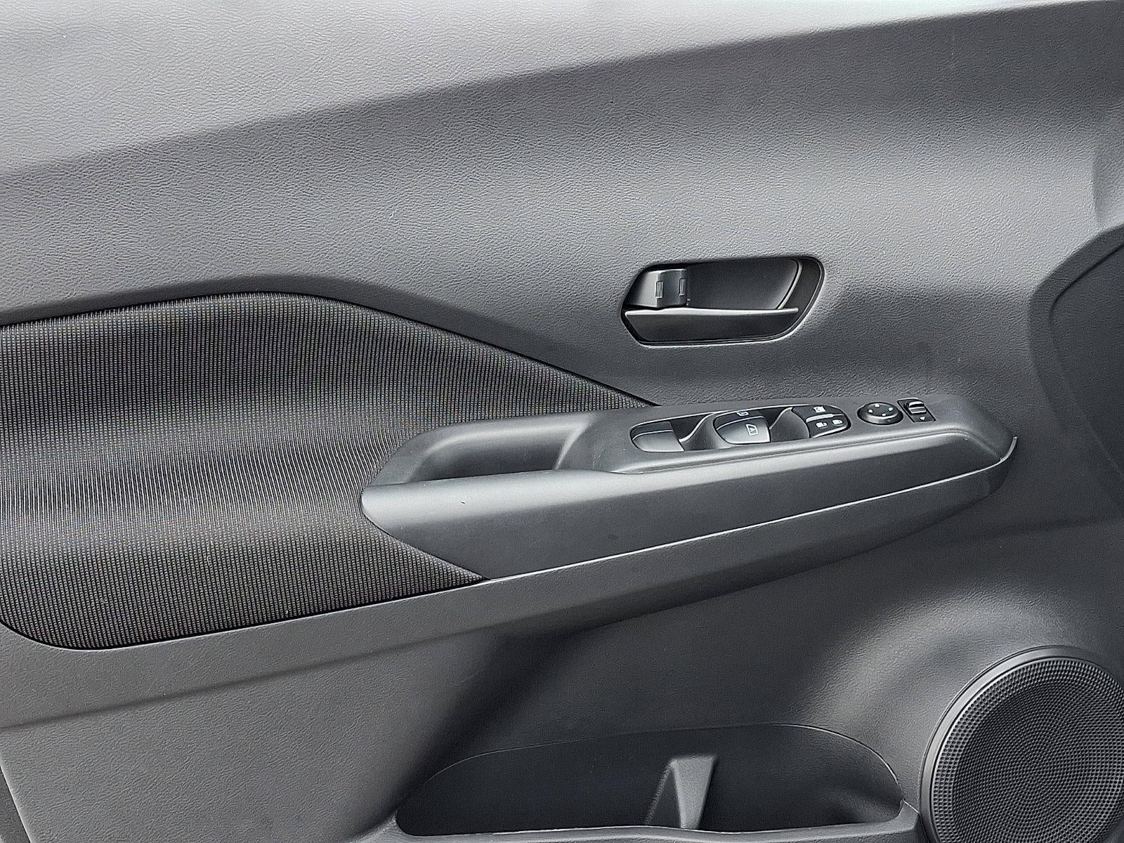 2025 Nissan Kicks Play S FWD