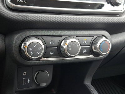 2025 Nissan Kicks Play S FWD