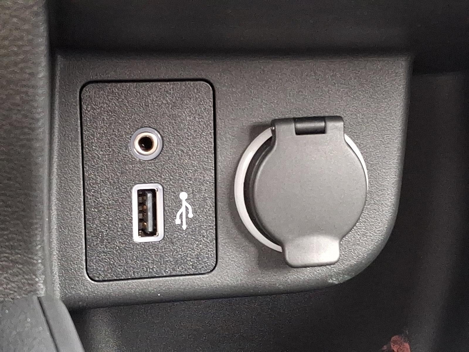 2025 Nissan Kicks Play S FWD