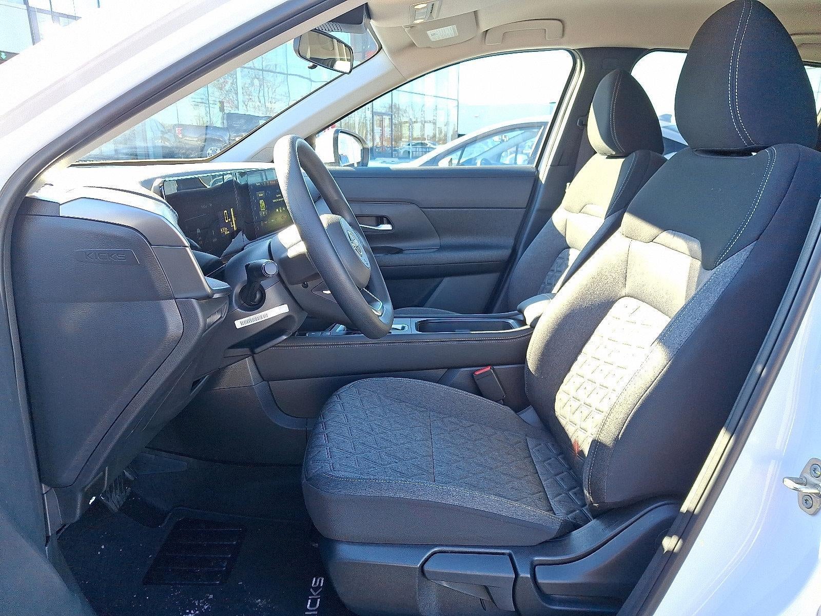 2025 Nissan Kicks SV