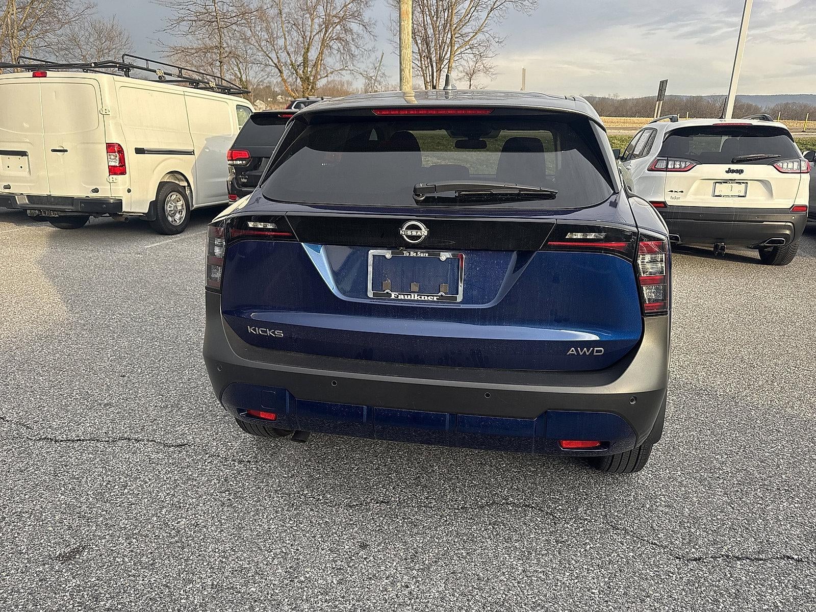 2025 Nissan Kicks SV
