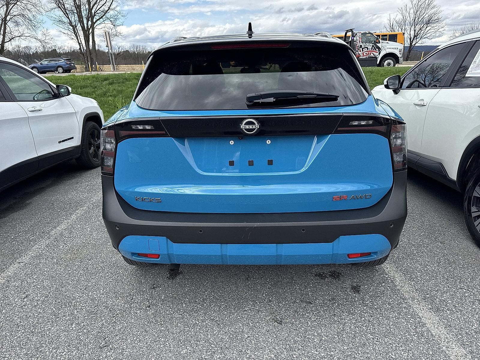 2025 Nissan Kicks SR
