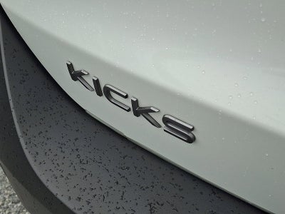 2025 Nissan Kicks SR