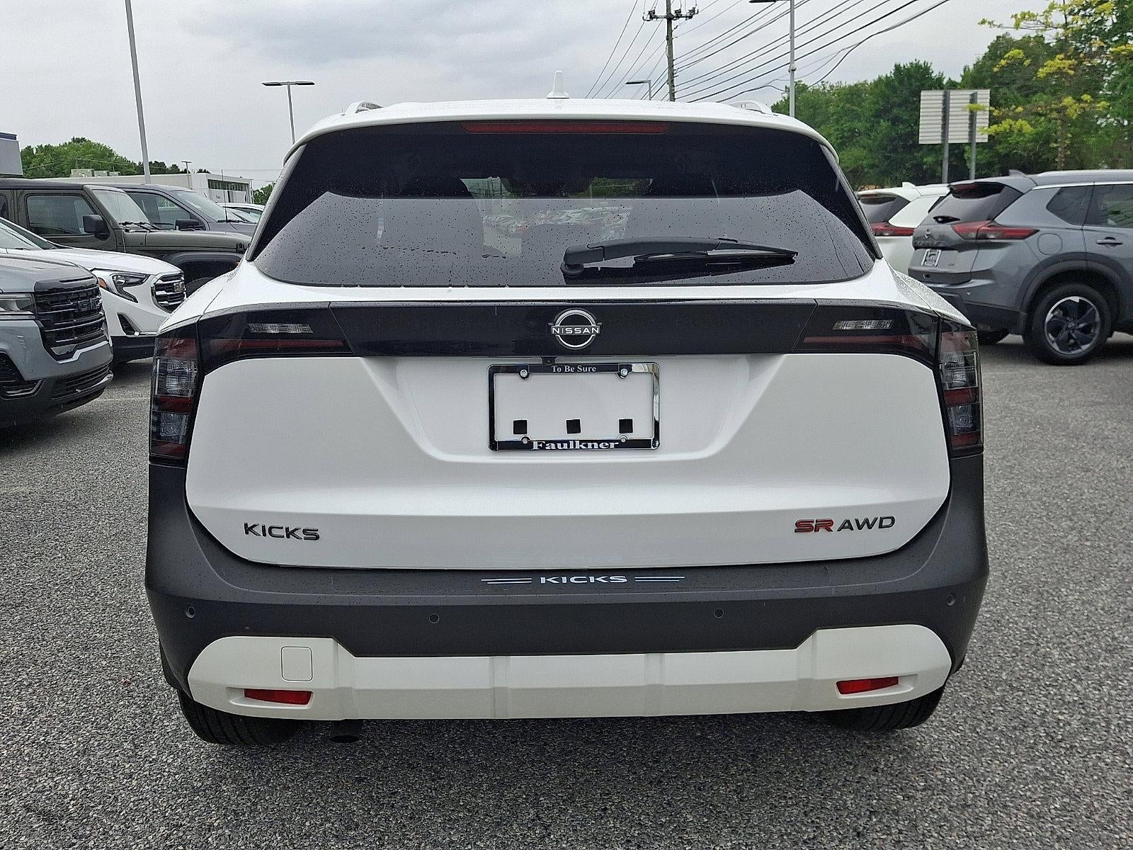 2025 Nissan Kicks SR