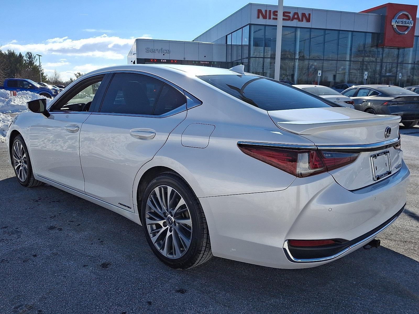 2021 Lexus ES 300h FWD