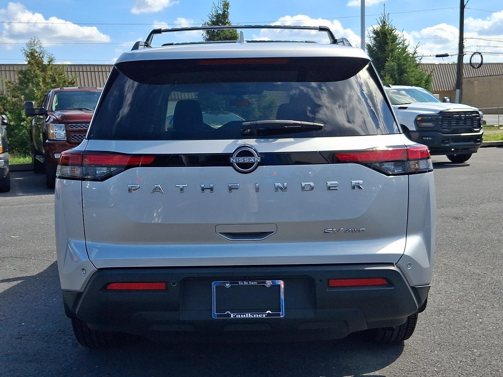 2024 Nissan Pathfinder SV