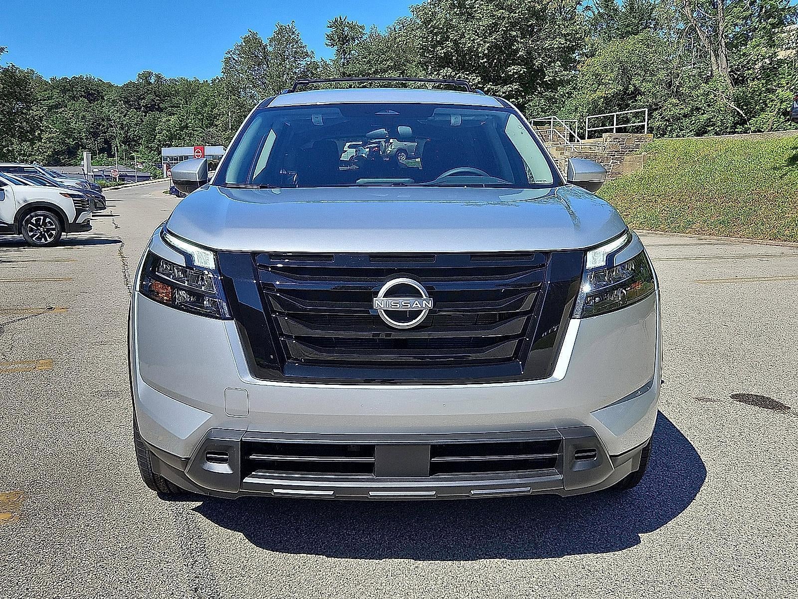 2025 Nissan Pathfinder SV 4WD