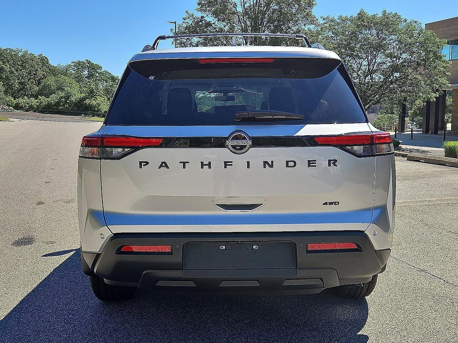 2025 Nissan Pathfinder SV 4WD