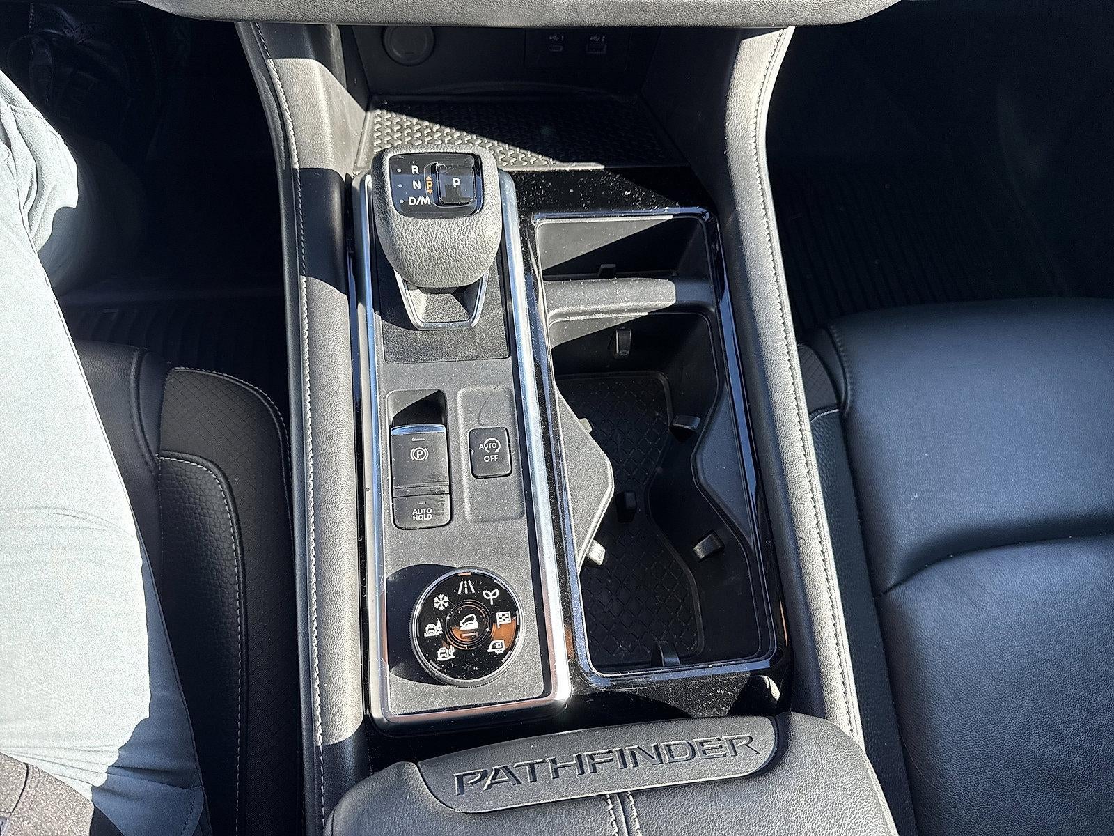 2022 Nissan Pathfinder SL