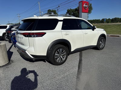 2022 Nissan Pathfinder SL
