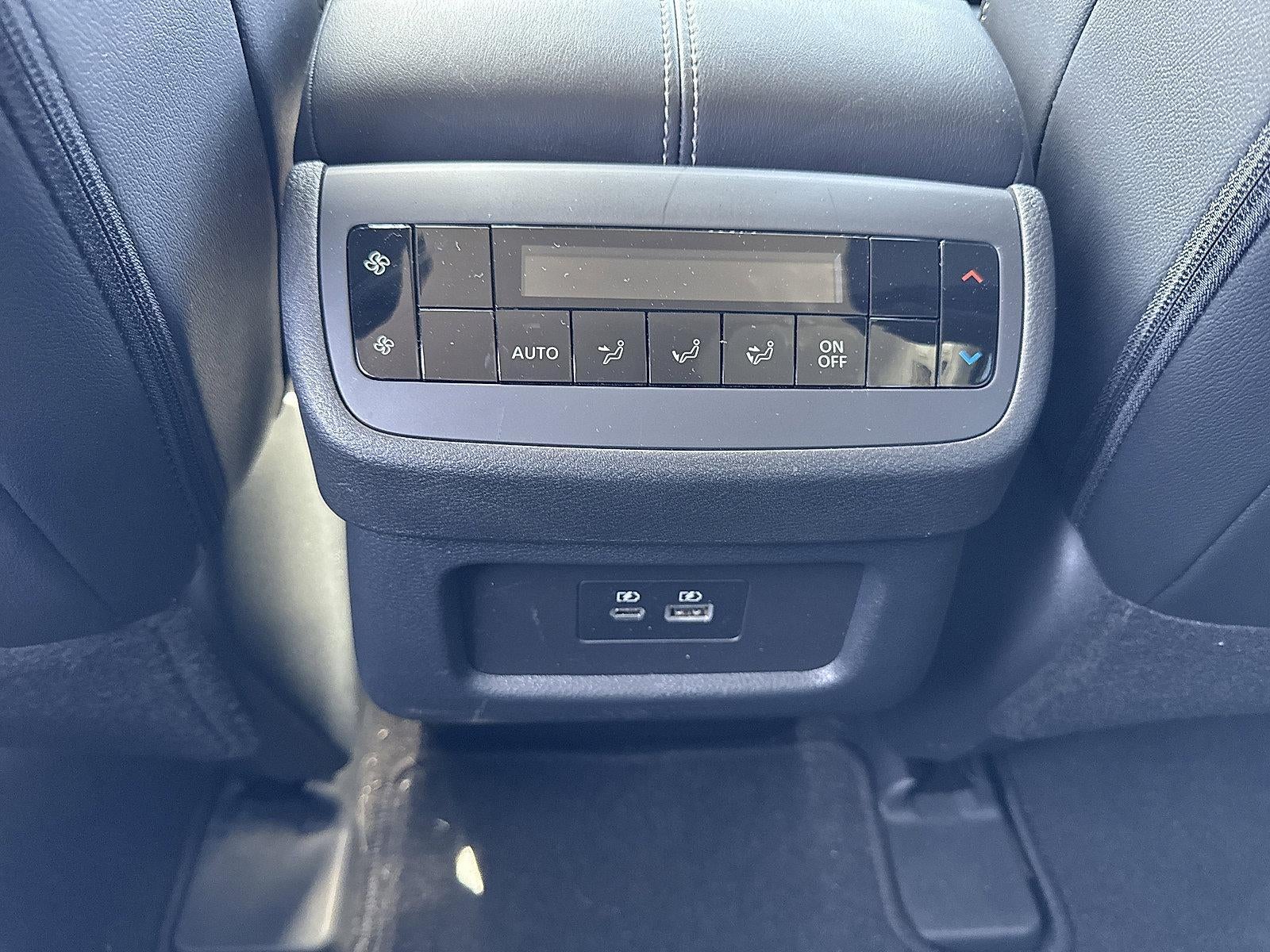 2023 Nissan Pathfinder SL 4WD