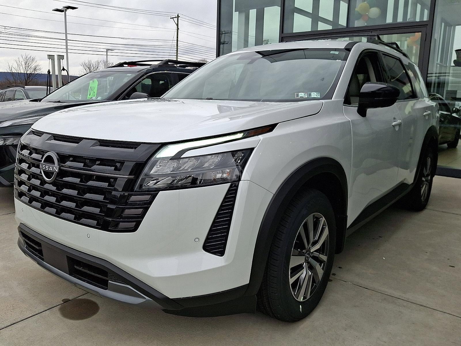 2026 Nissan Pathfinder SL